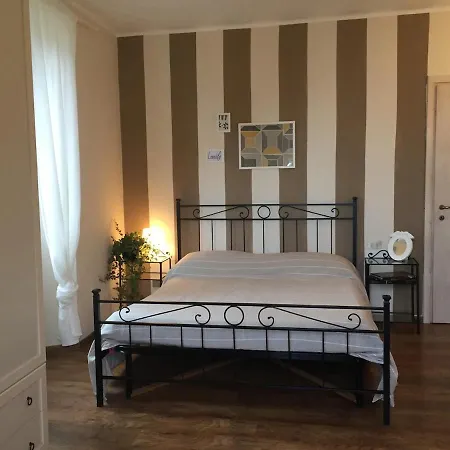 Charming & Bright Lakefront