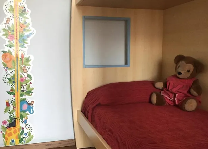 Charming & Bright Lakefront Apartmán *