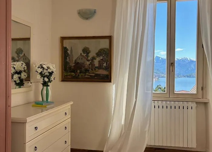 Charming & Bright Lakefront Argegno