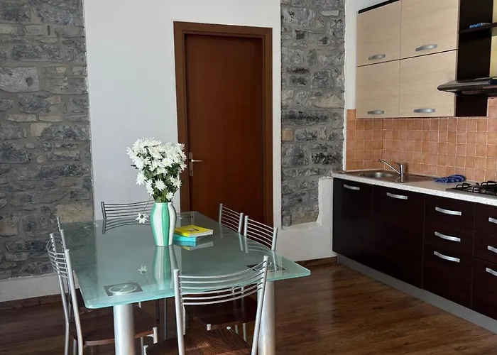 Charming & Bright Lakefront Argegno