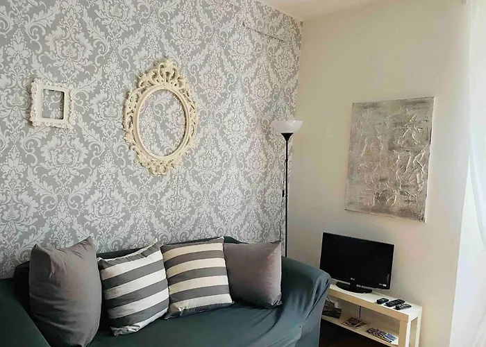 Charming & Bright Lakefront * Argegno