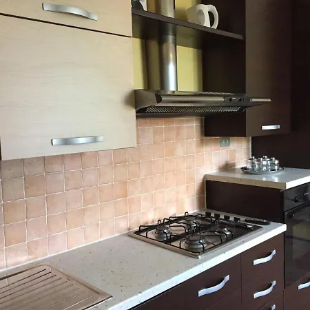 Charming & Bright Lakefront *