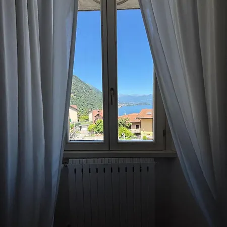 Charming&bright Lakefront Apartamento Argegno