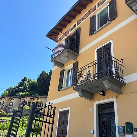 Charming & Bright Lakefront Argegno