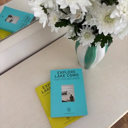 Charming & Bright Lakefront Apartmán *